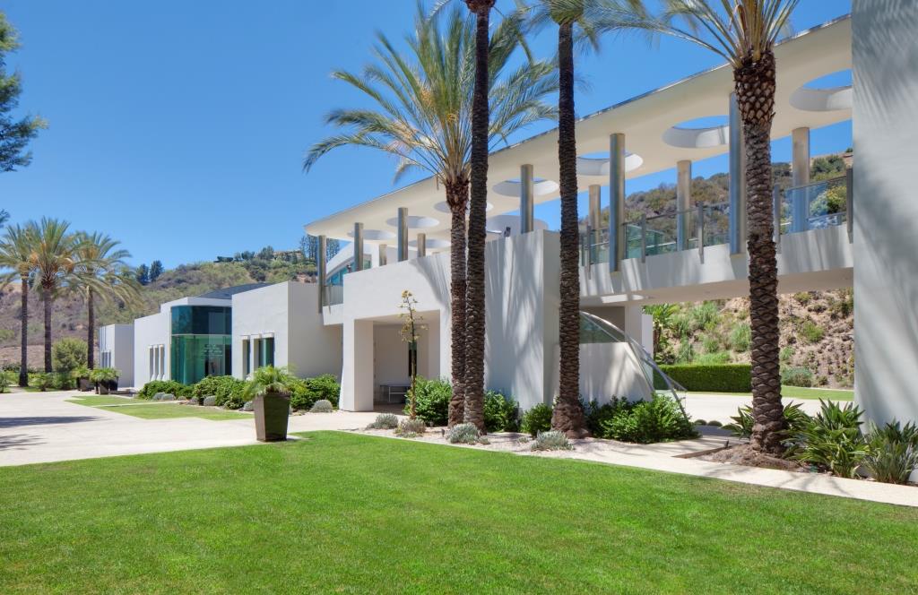 72 Beverly Park