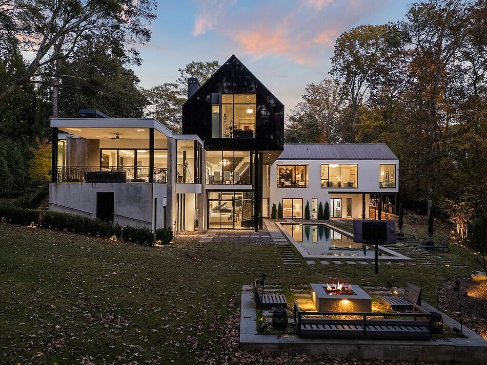 Debra Johnston Presents An Architectural Modern Masterpiece In Buckhead