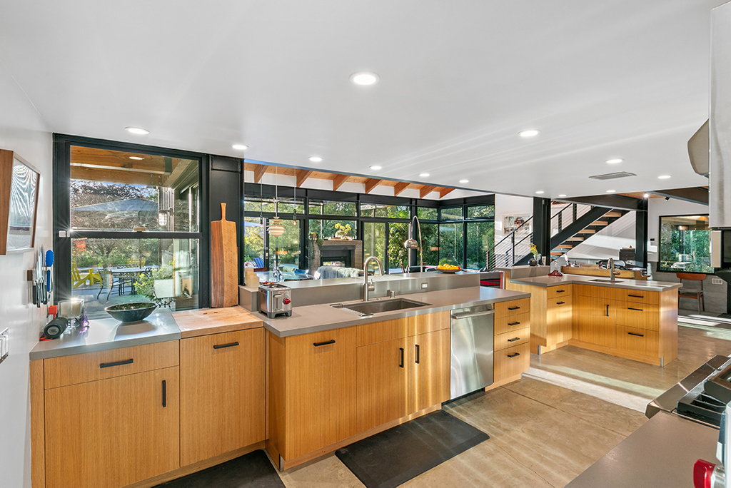 Jeff Chertow Presents A Majestic Estate In Topanga