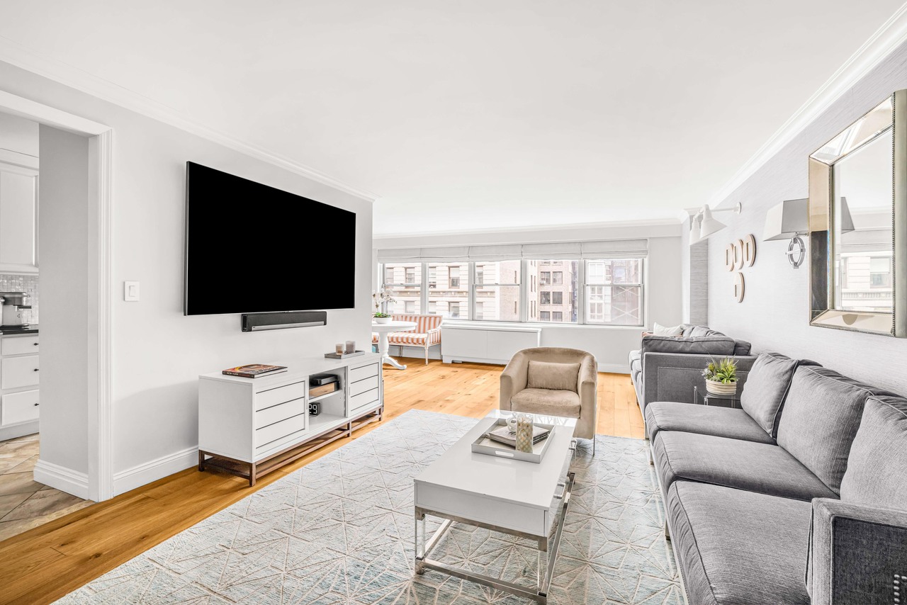Leslie S. Modell & Missy Modell Presents Elegant Two Combined Apartment In New York