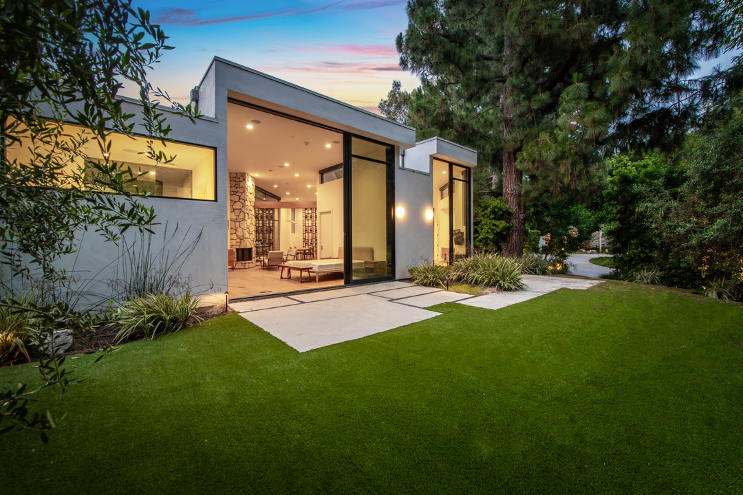 Joyce Rey Presents A Modern Estate In Beverly Hills