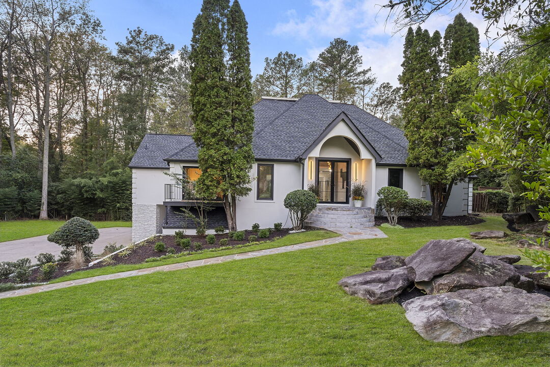 Debra Johnston Presents A Luxurious Home In Georgia