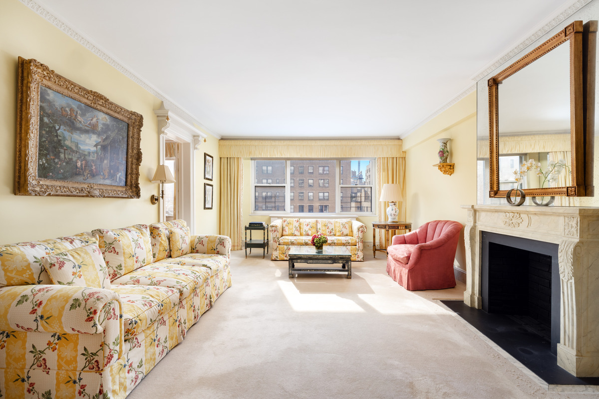Leslie Modell Presents A Gracious 4 Bed Condominium In New York
