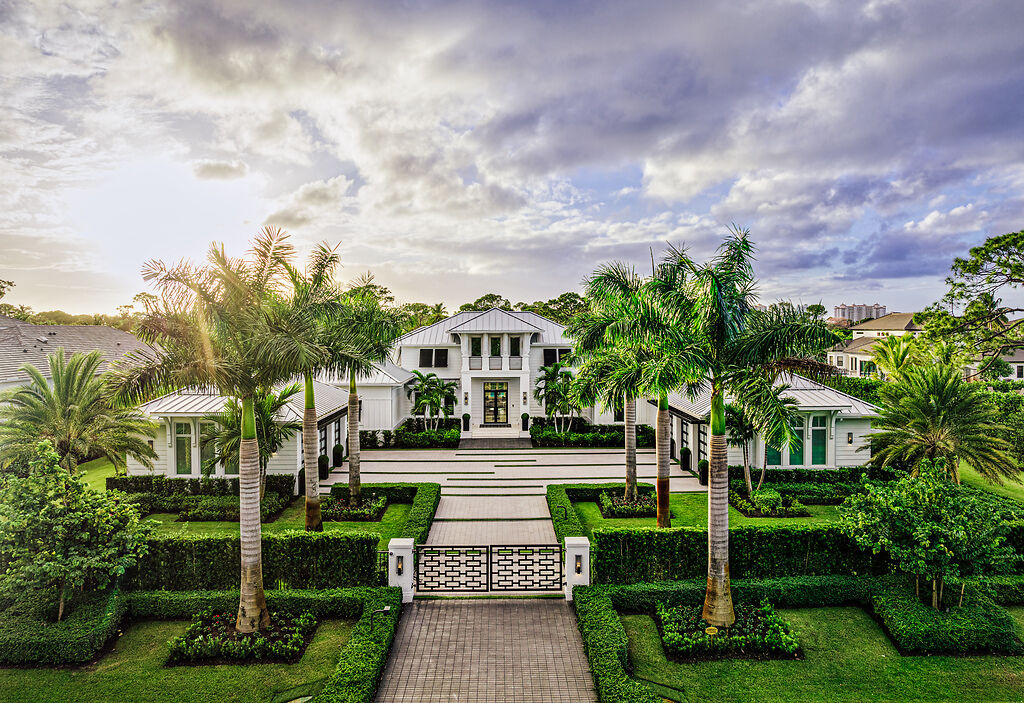 The Naples Moment. When The Secret is Already Out, You Need an Insider.