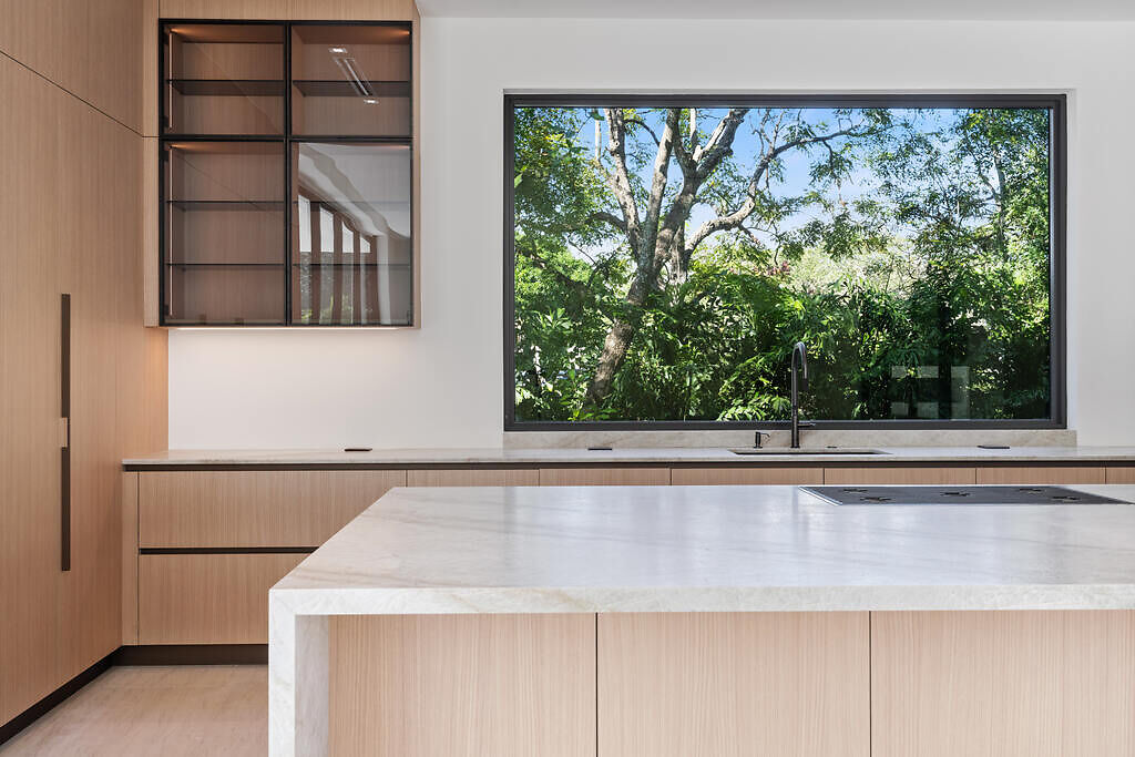 9400 SW 60th Ct Pinecrest kitchen