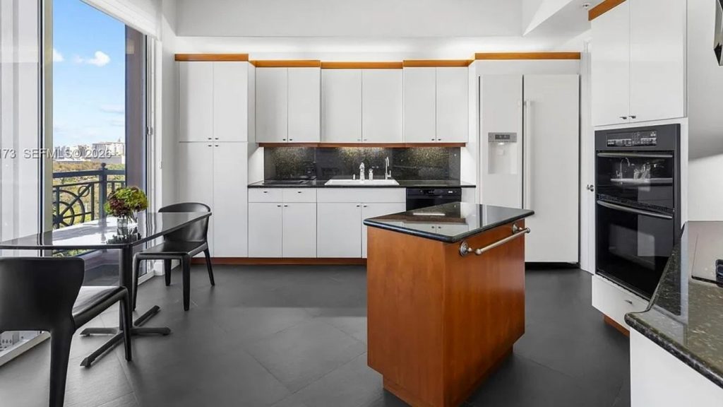 626 Coral Way #1104