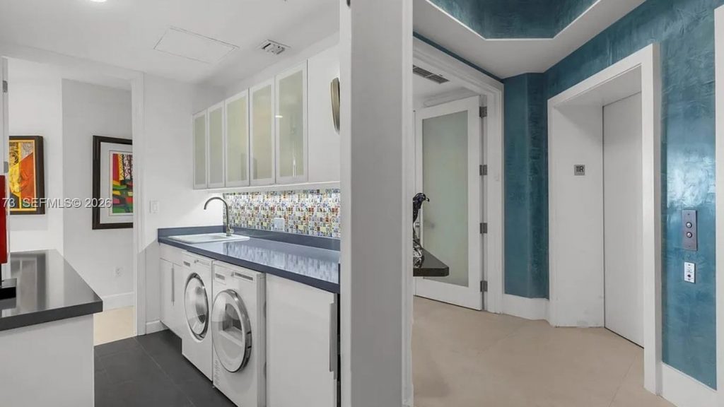 626 Coral Way #1104