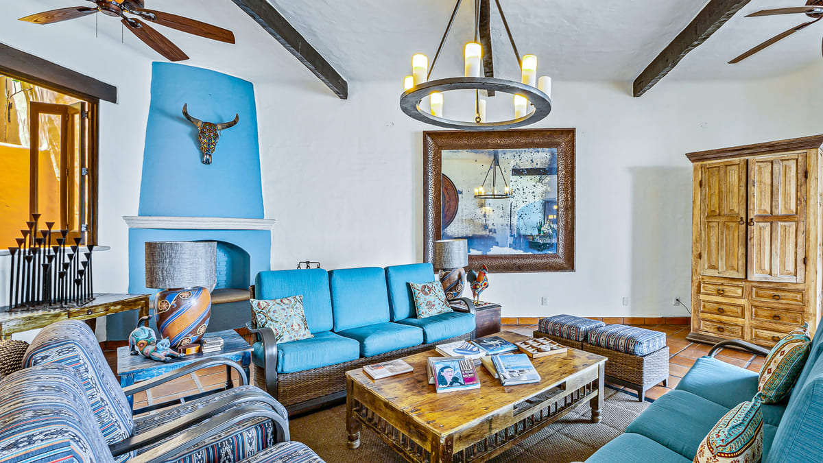 Jorge A. Guillén Presents An Elegant Oceanfront Home In Mexico
