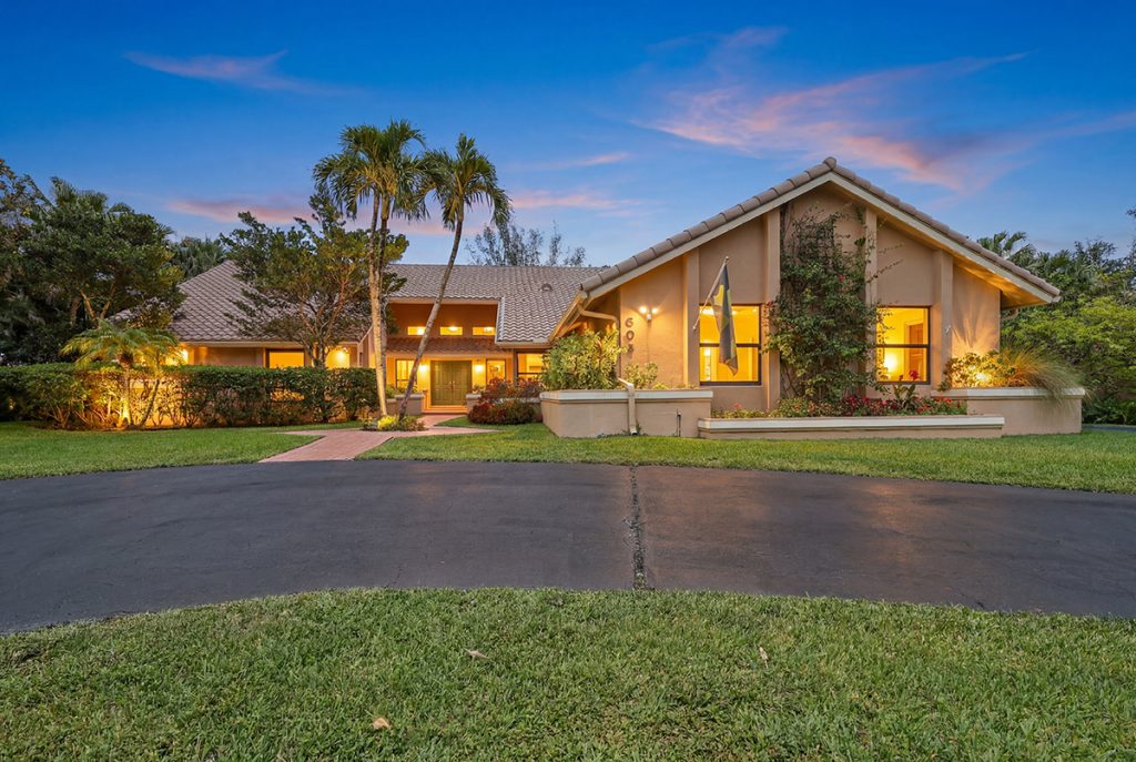 Leah & Alex Sajovits Present A Unique 5 Bed Home In Parkland