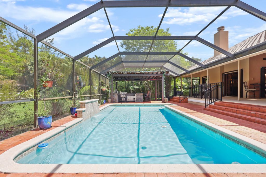 Parkland estate living space